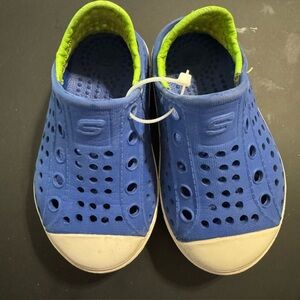 EUC Skechers Foamies Sneaker Shoes